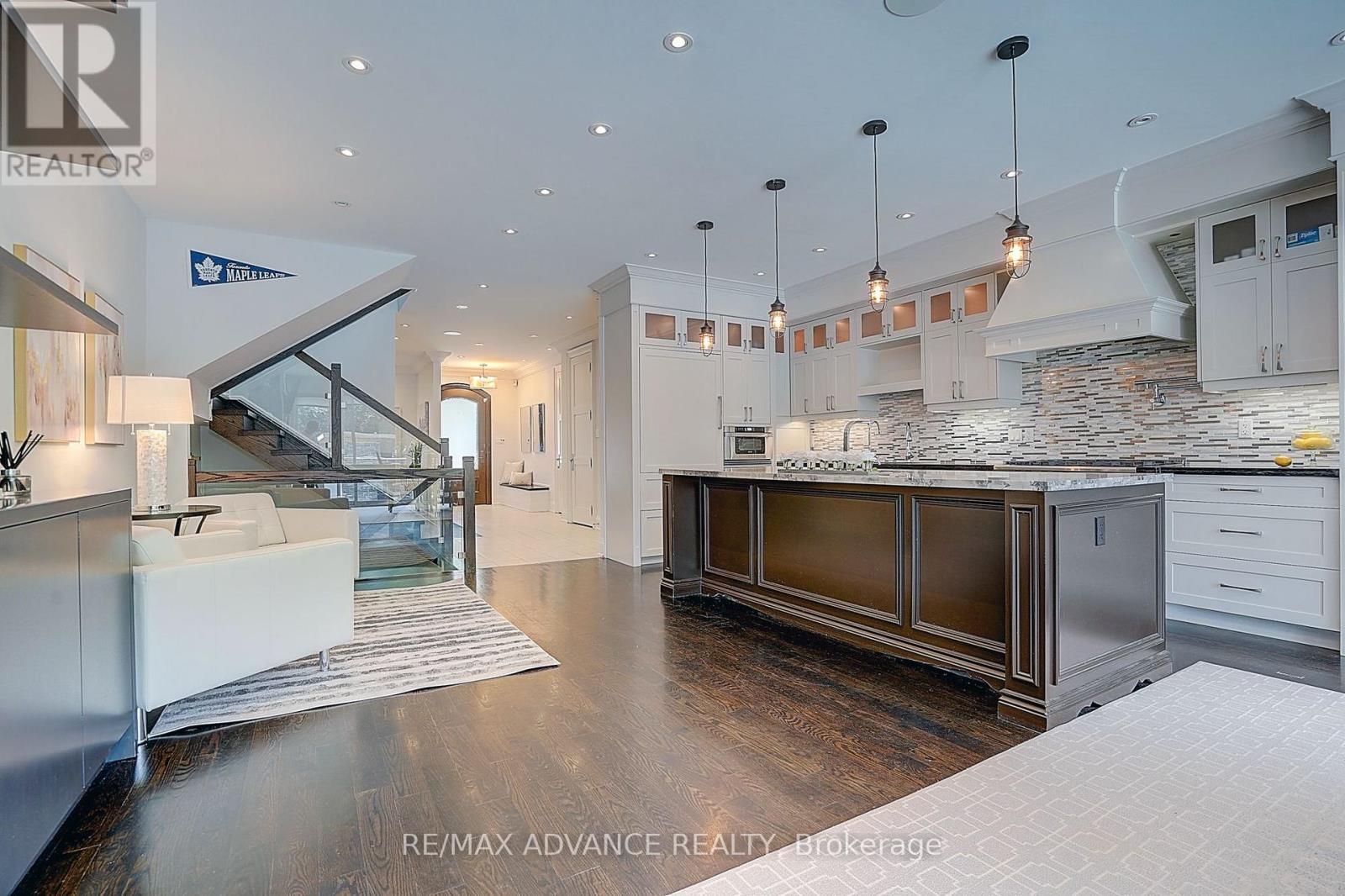 218 CAMERON AVENUE - 10