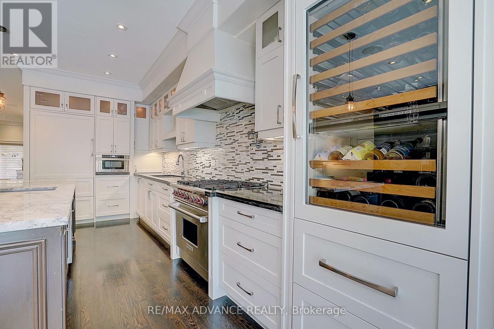 218 CAMERON AVENUE - 15