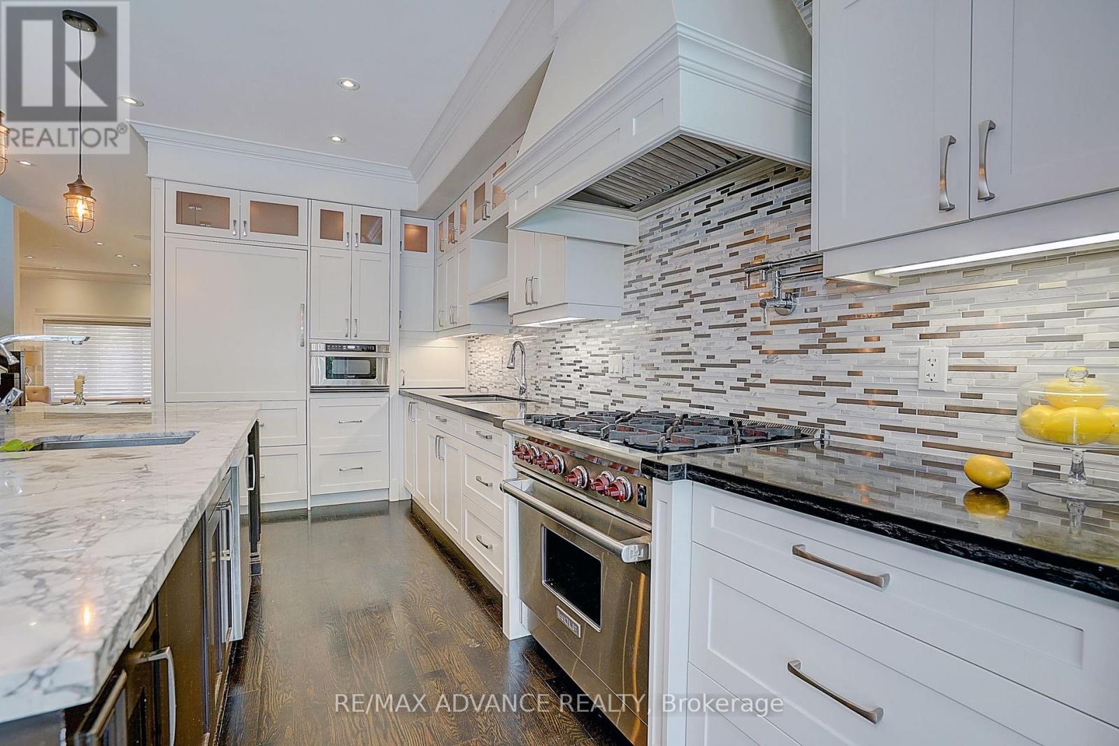 218 CAMERON AVENUE - 17