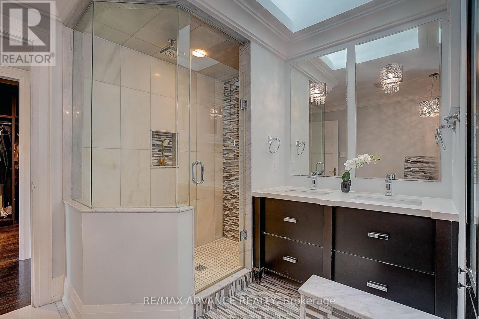 218 CAMERON AVENUE - 22