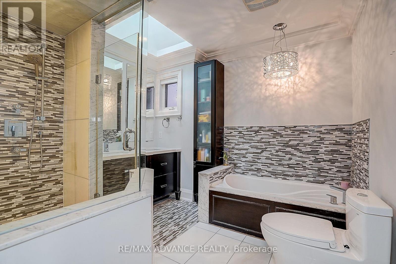 218 CAMERON AVENUE - 23