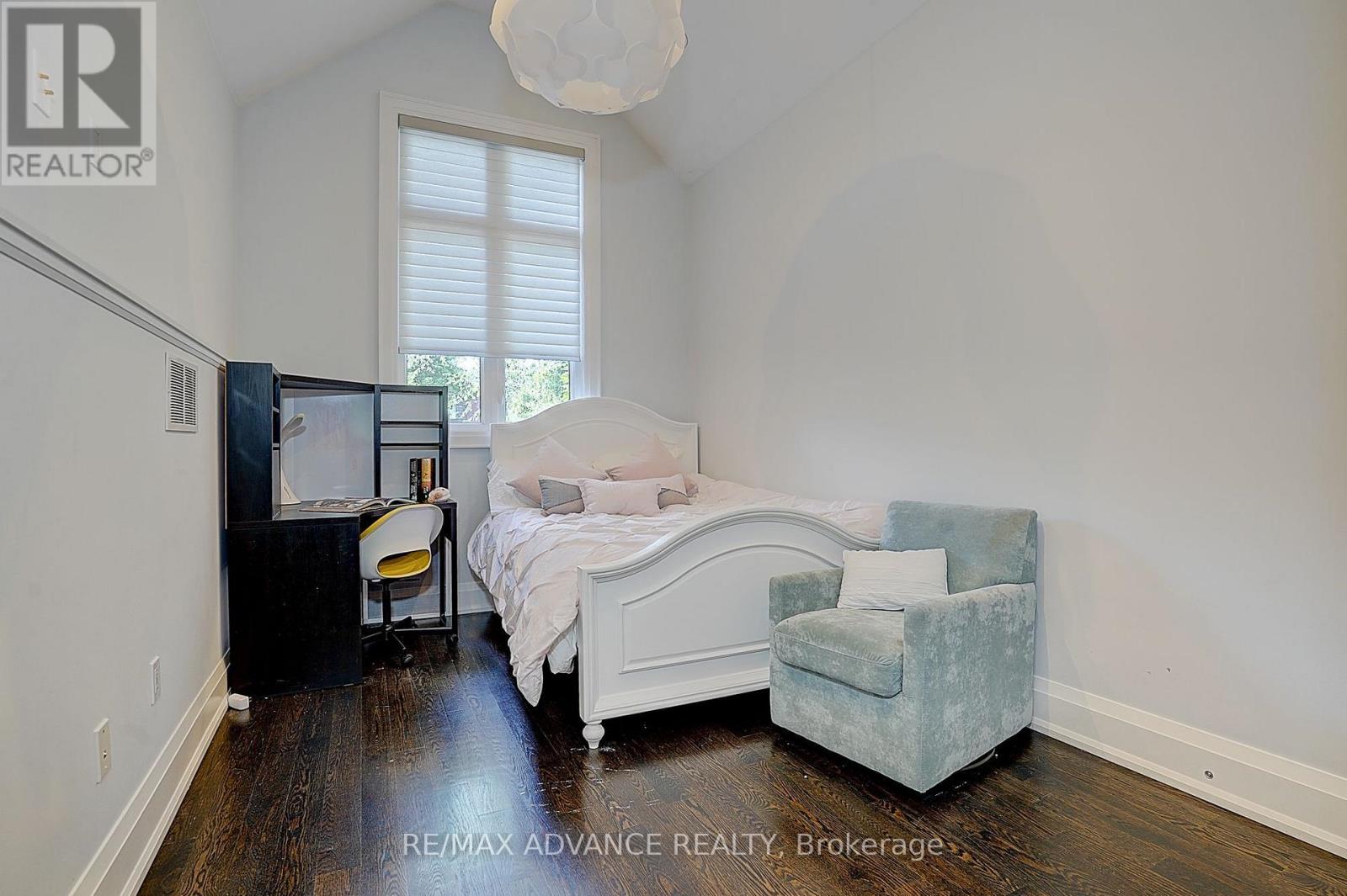 218 CAMERON AVENUE - 26