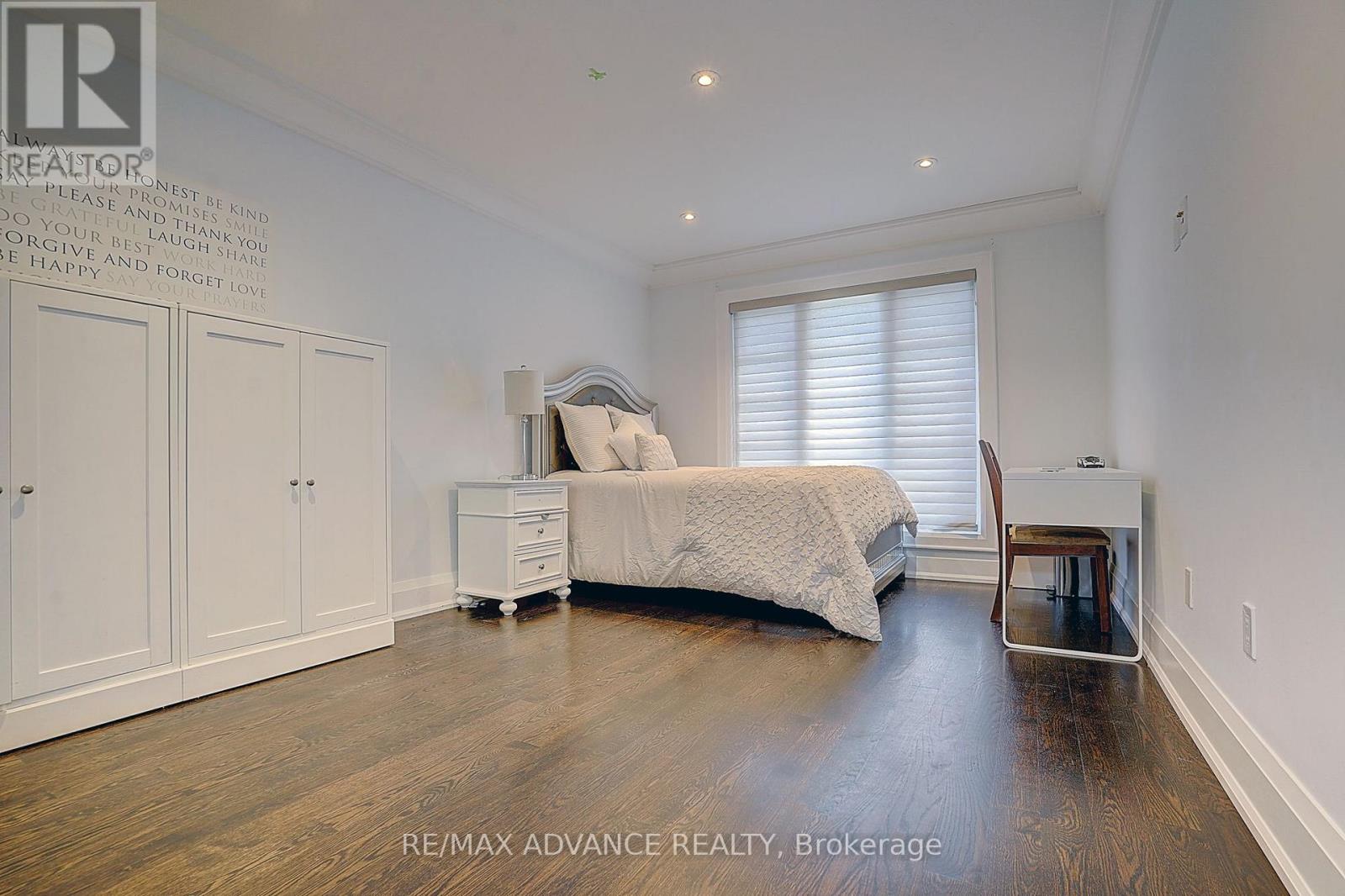 218 CAMERON AVENUE - 28