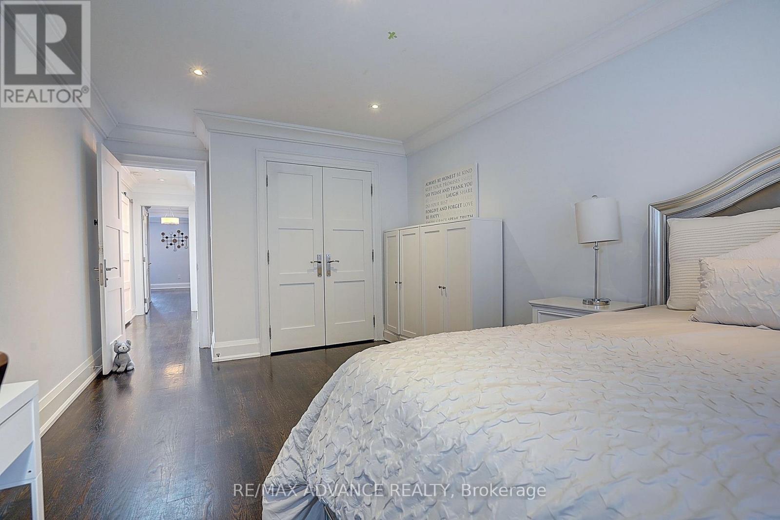 218 CAMERON AVENUE - 29
