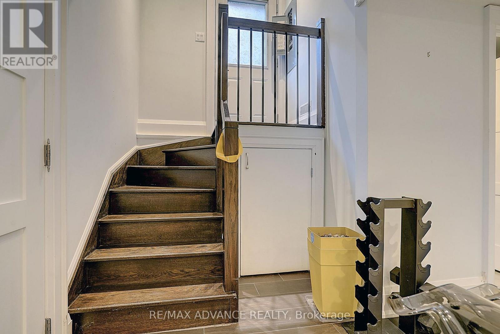 218 CAMERON AVENUE - 35