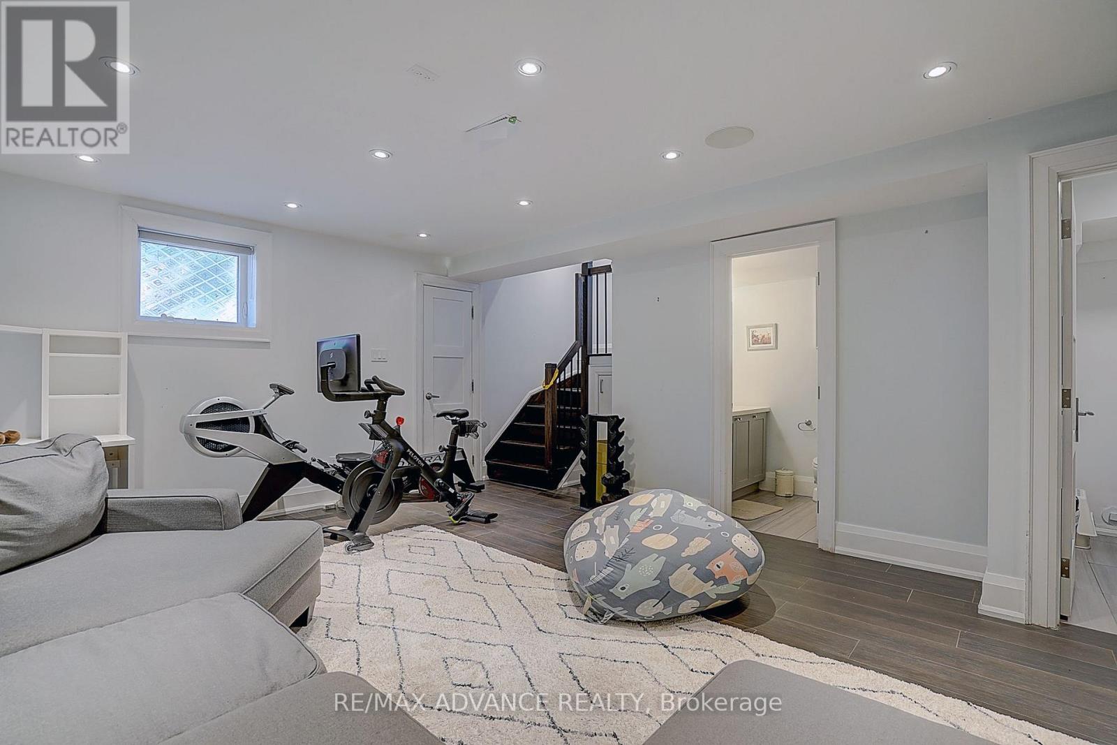 218 CAMERON AVENUE - 37