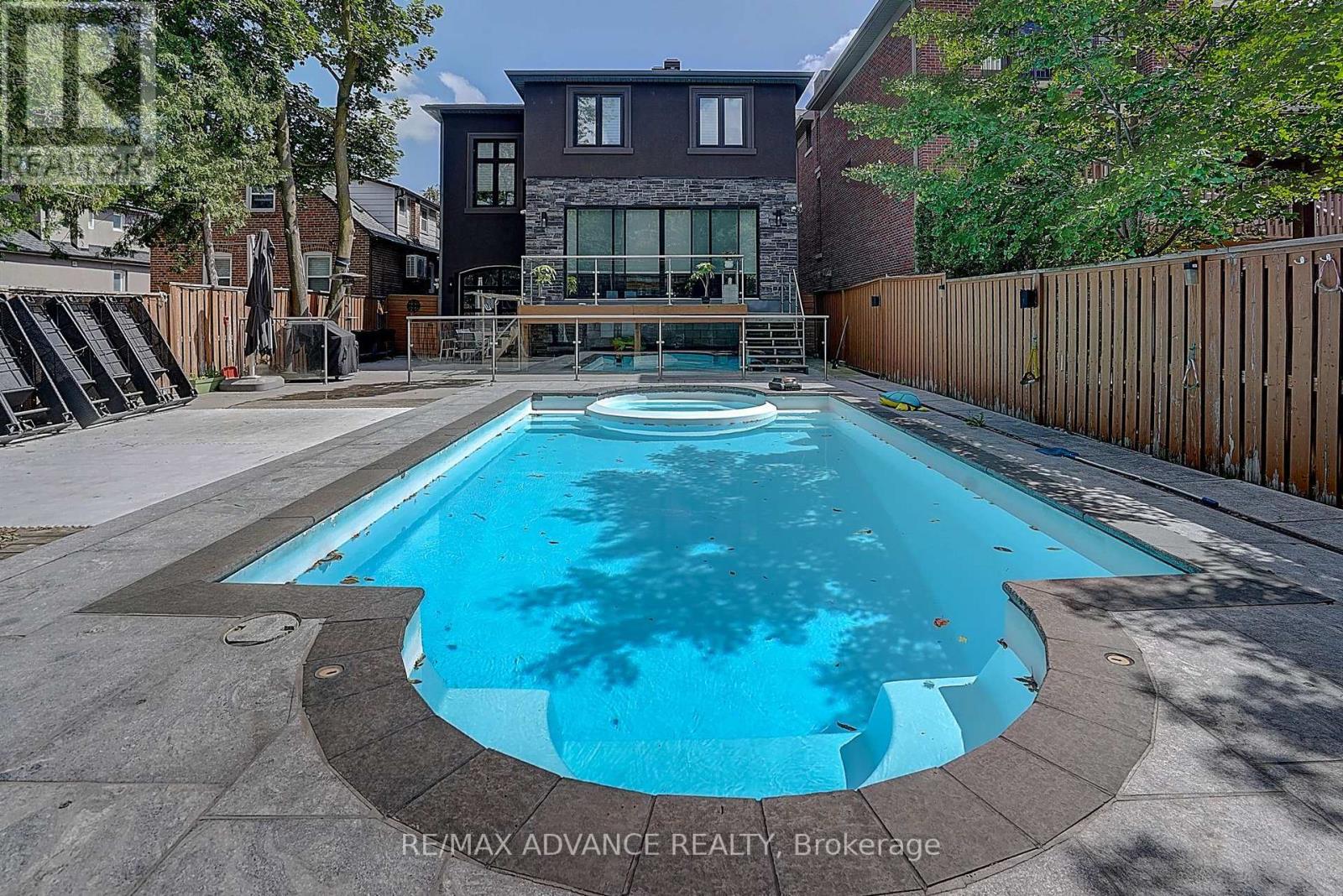 218 CAMERON AVENUE - 40