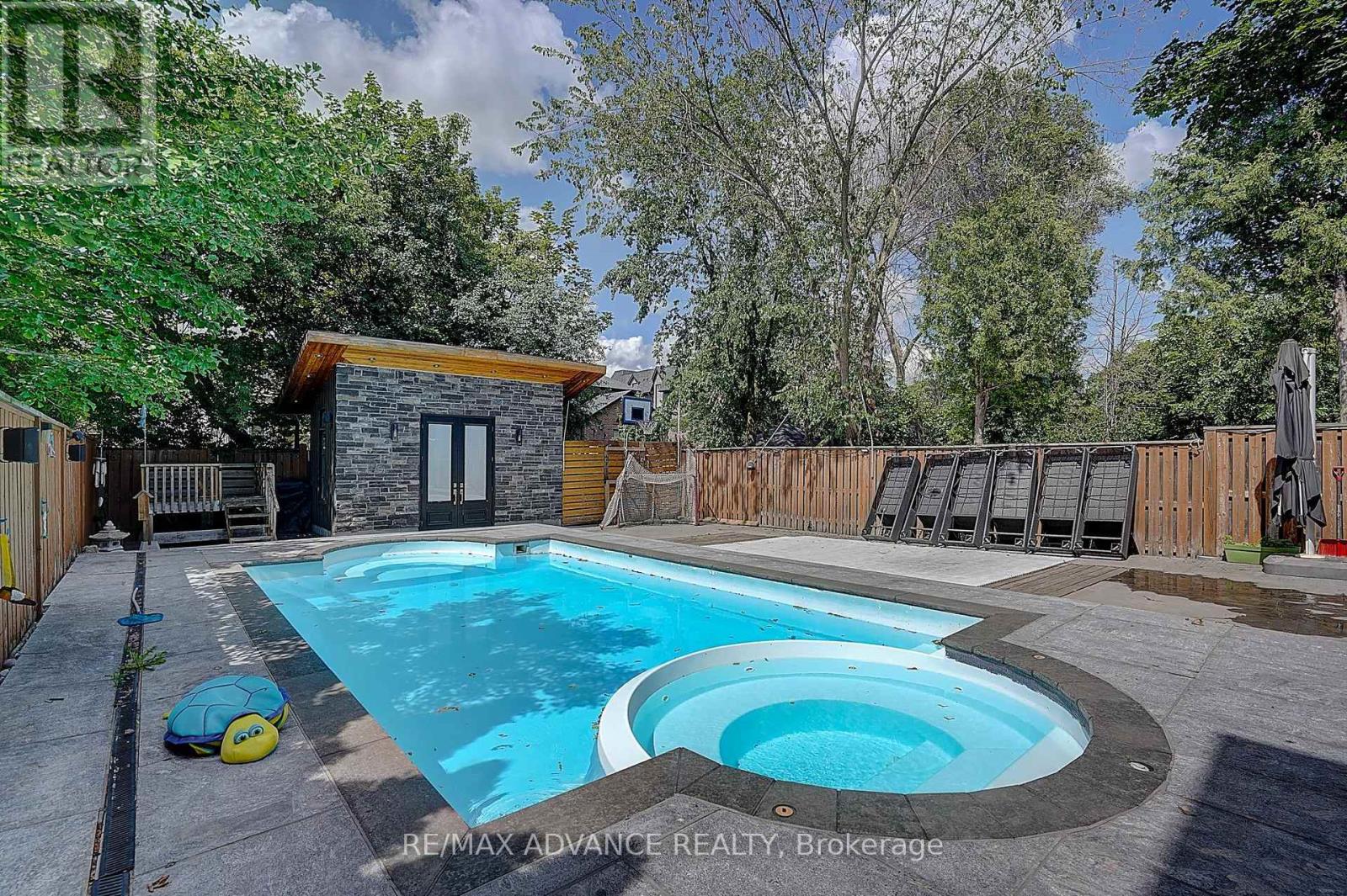 218 CAMERON AVENUE - 41