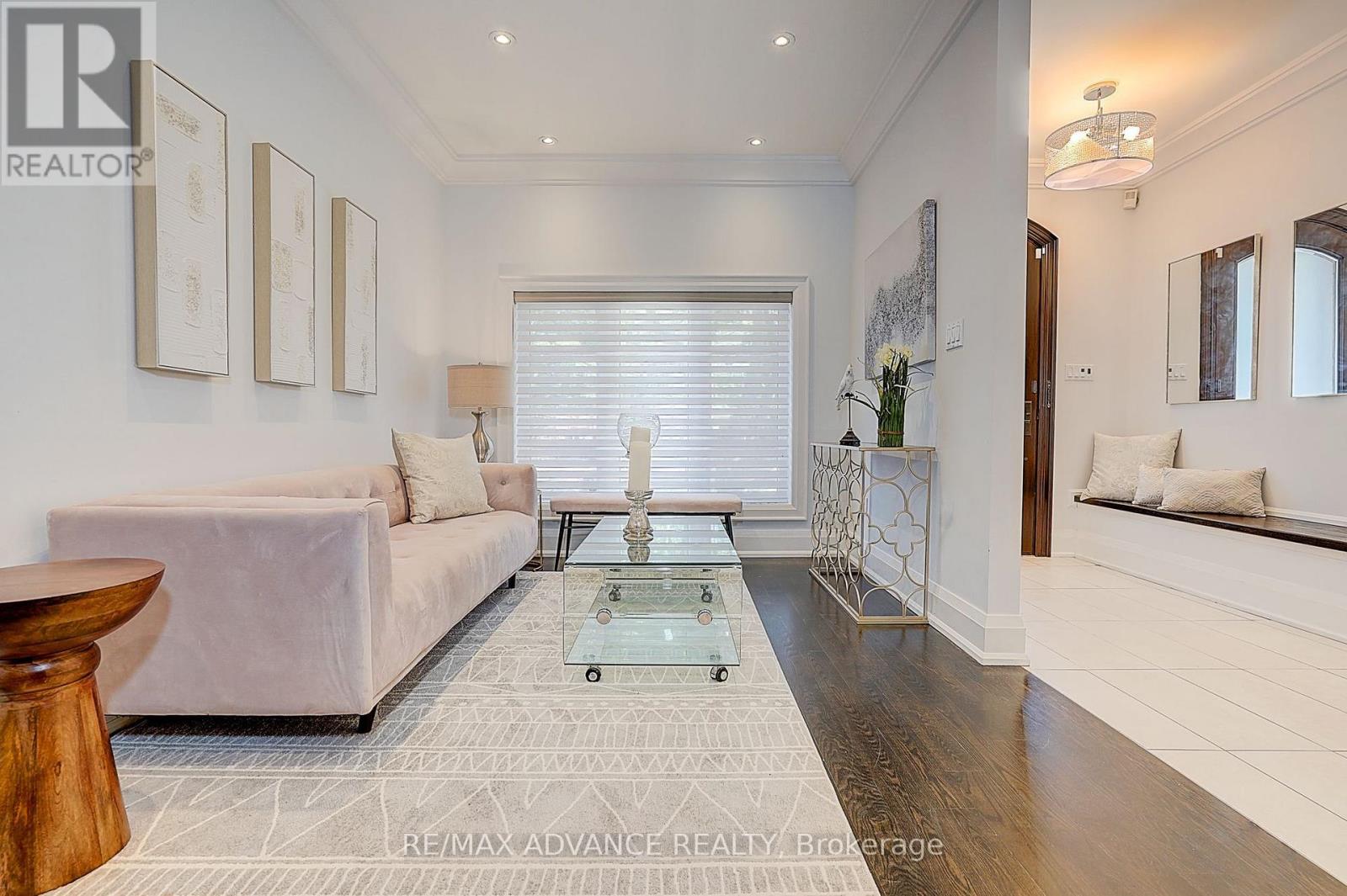 218 CAMERON AVENUE - 5
