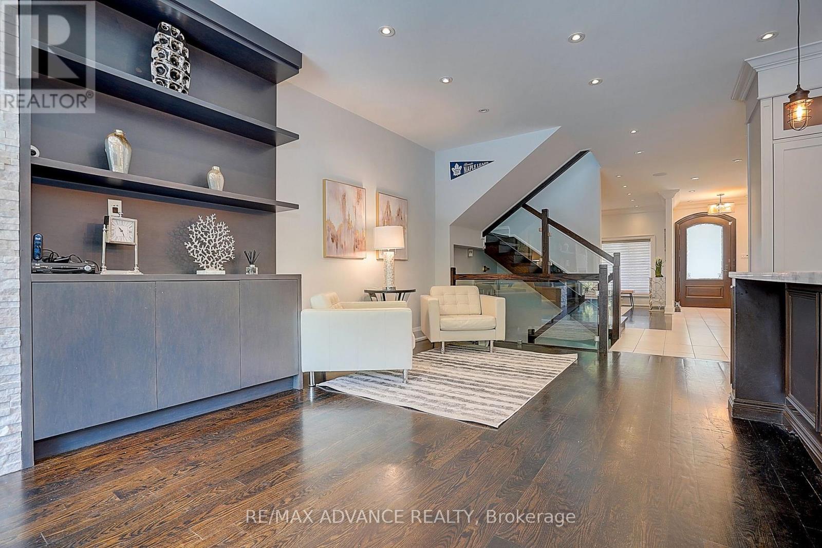 218 CAMERON AVENUE - 9
