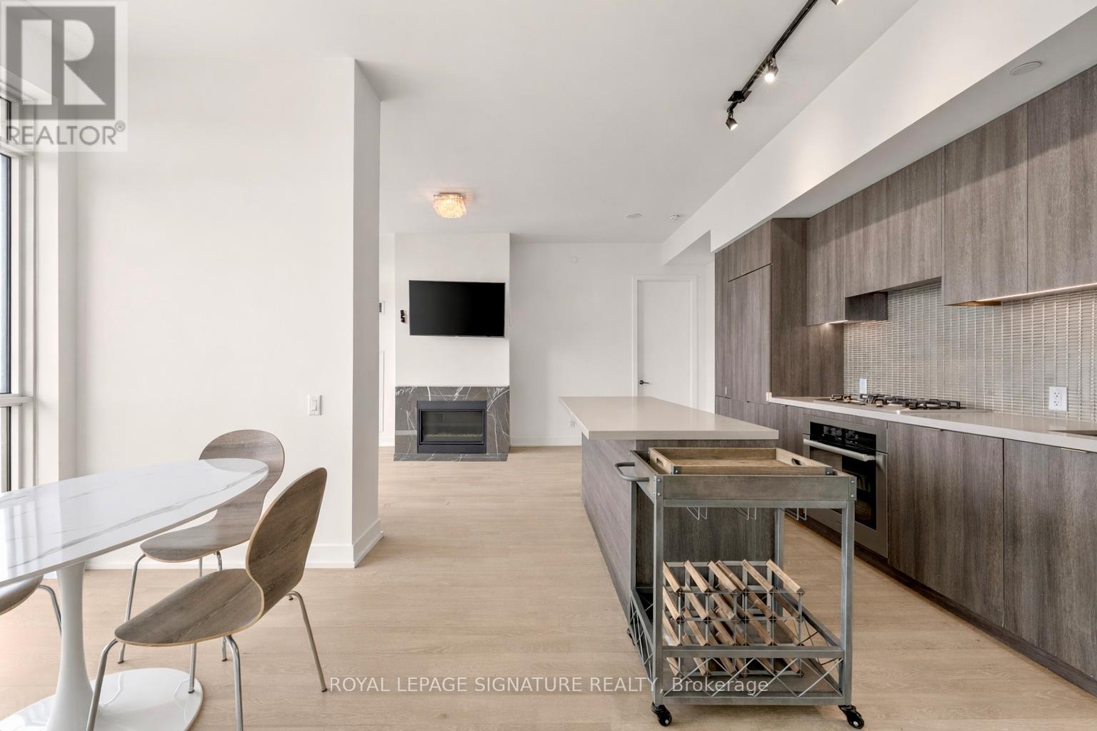 #6108 7 GRENVILLE STREET - 15