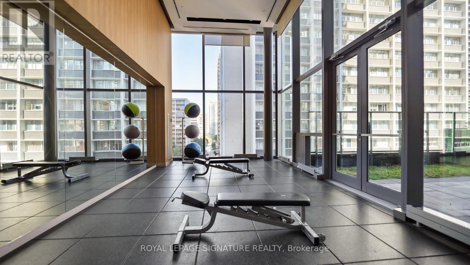 #6108 7 GRENVILLE STREET - 34