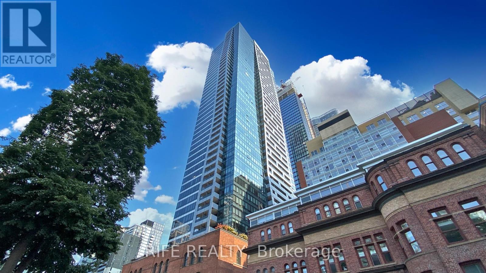 #3905 5 ST. JOSEPH STREET - 1