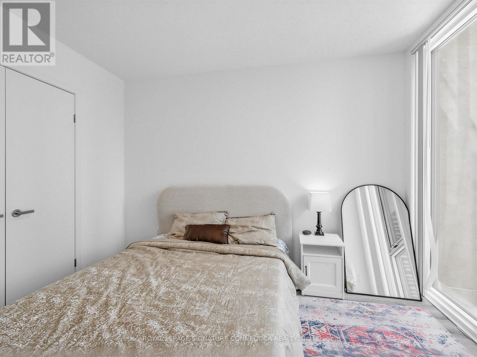 #805 138 DOWNES STREET - 16