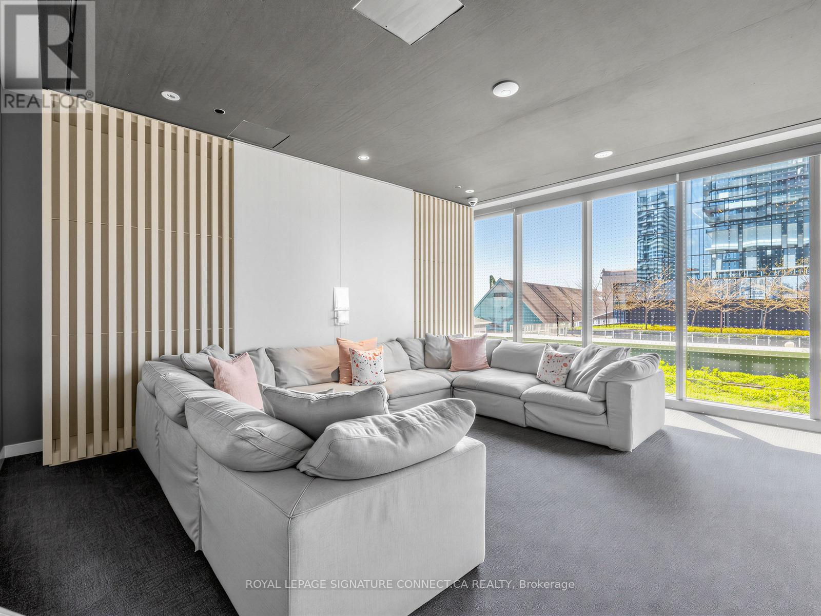 #805 138 DOWNES STREET - 26