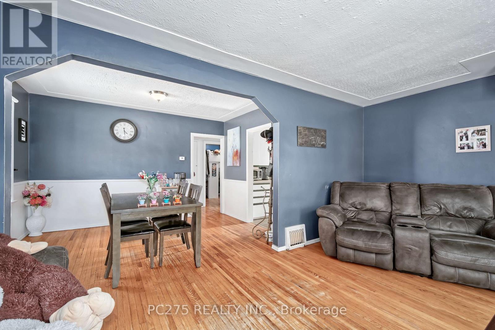 1127 TRAFALGAR STREET - 7
