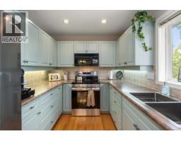 3255 Folkestone Dr, Nanaimo, BC V9T5V2 Photo 13