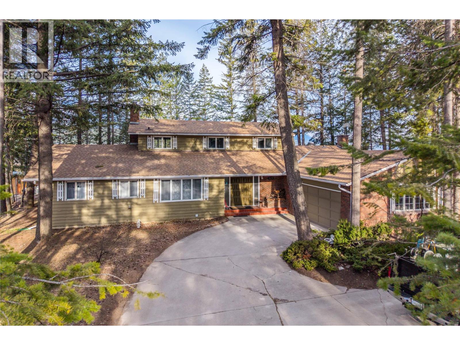 1420 Birch Crescent - 1
