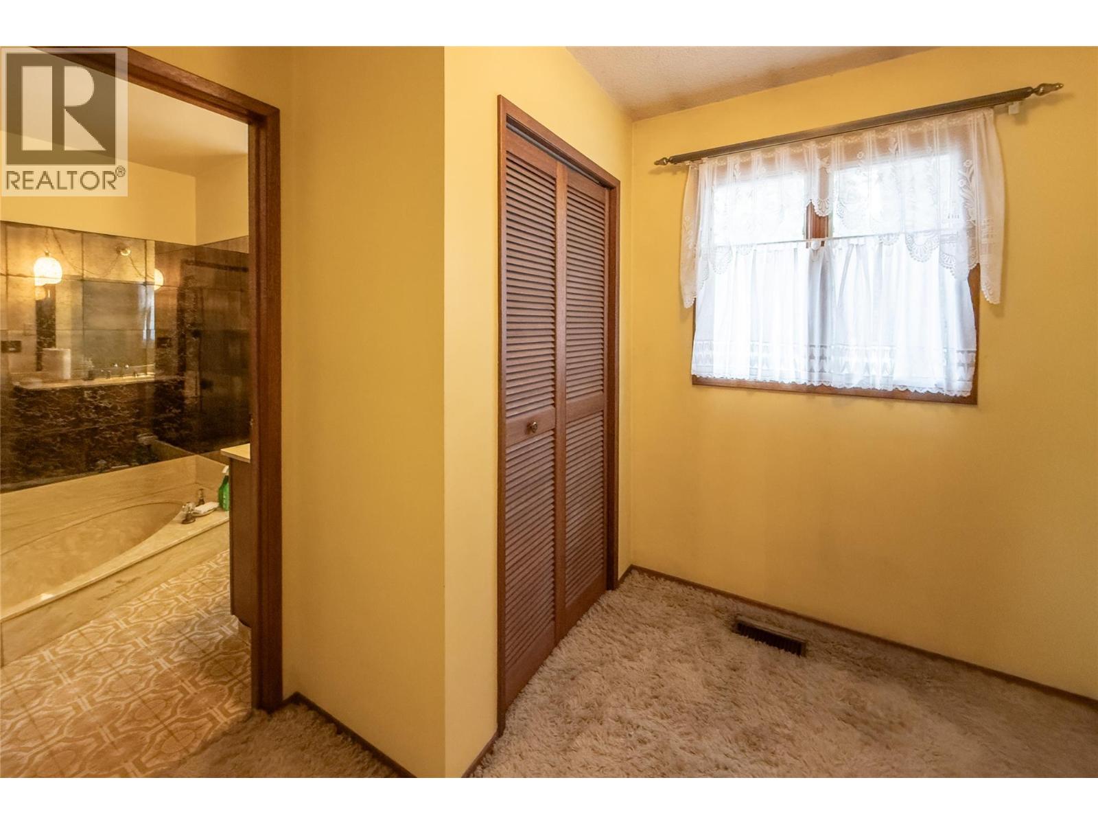 1420 Birch Crescent - 16