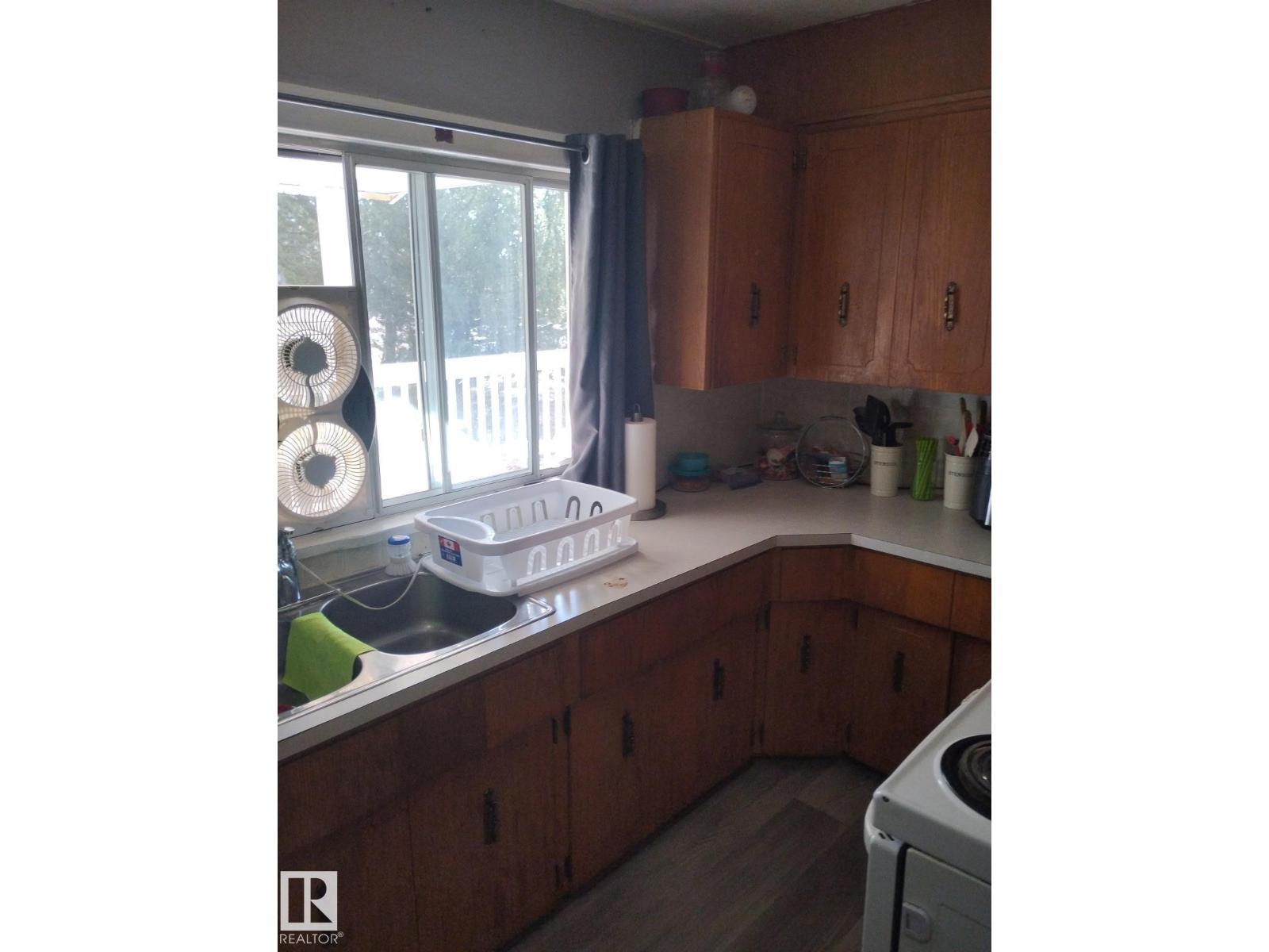 9740 - 109 ST - 10