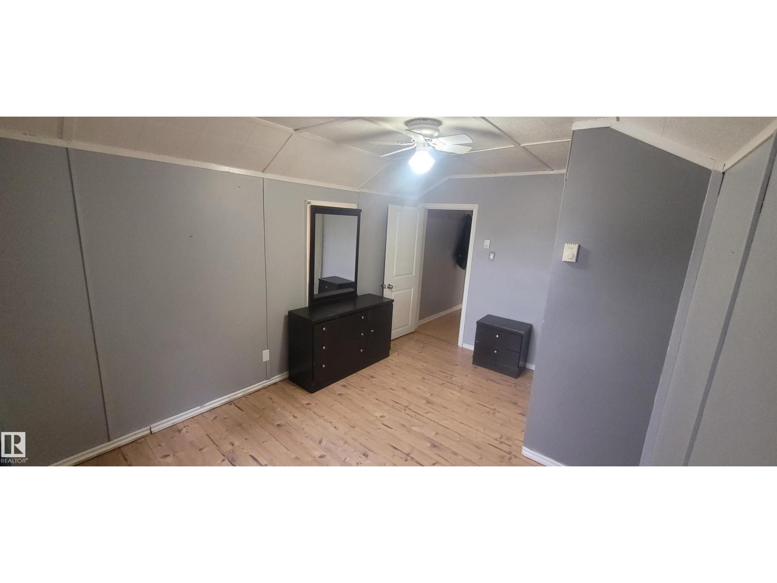 9740 - 109 ST - 15