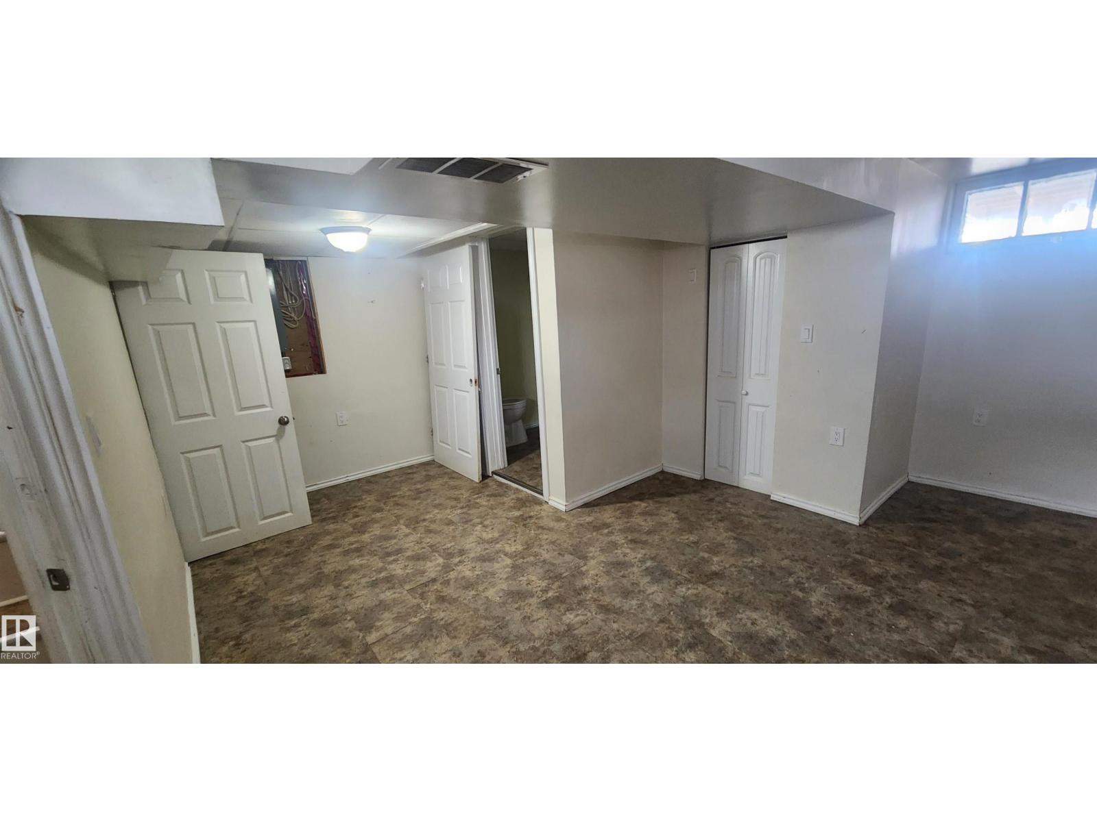 9740 - 109 ST - 16
