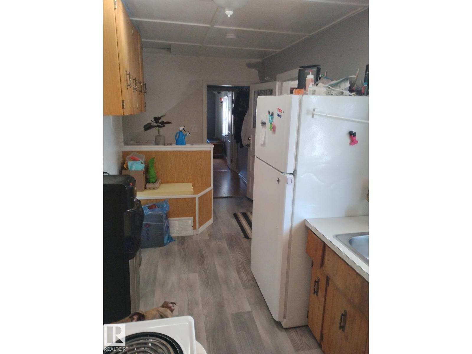 9740 - 109 ST - 8