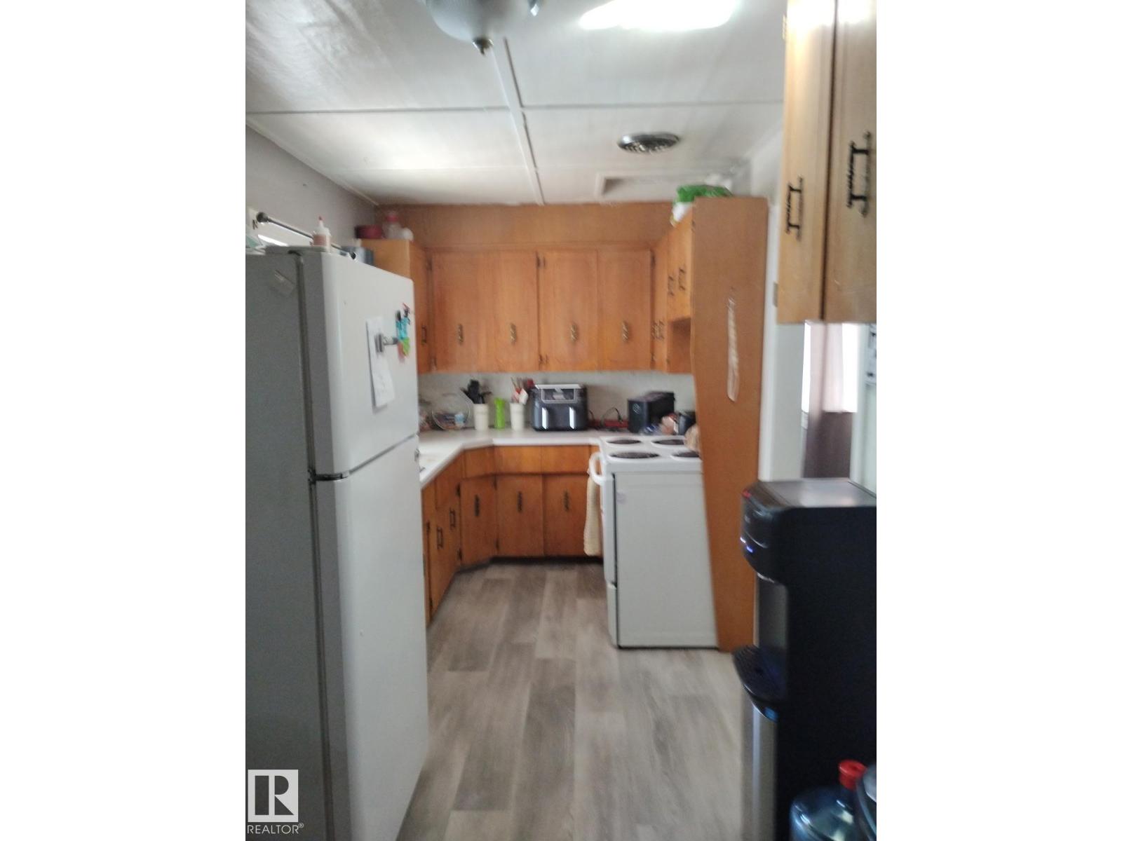9740 - 109 ST - 7