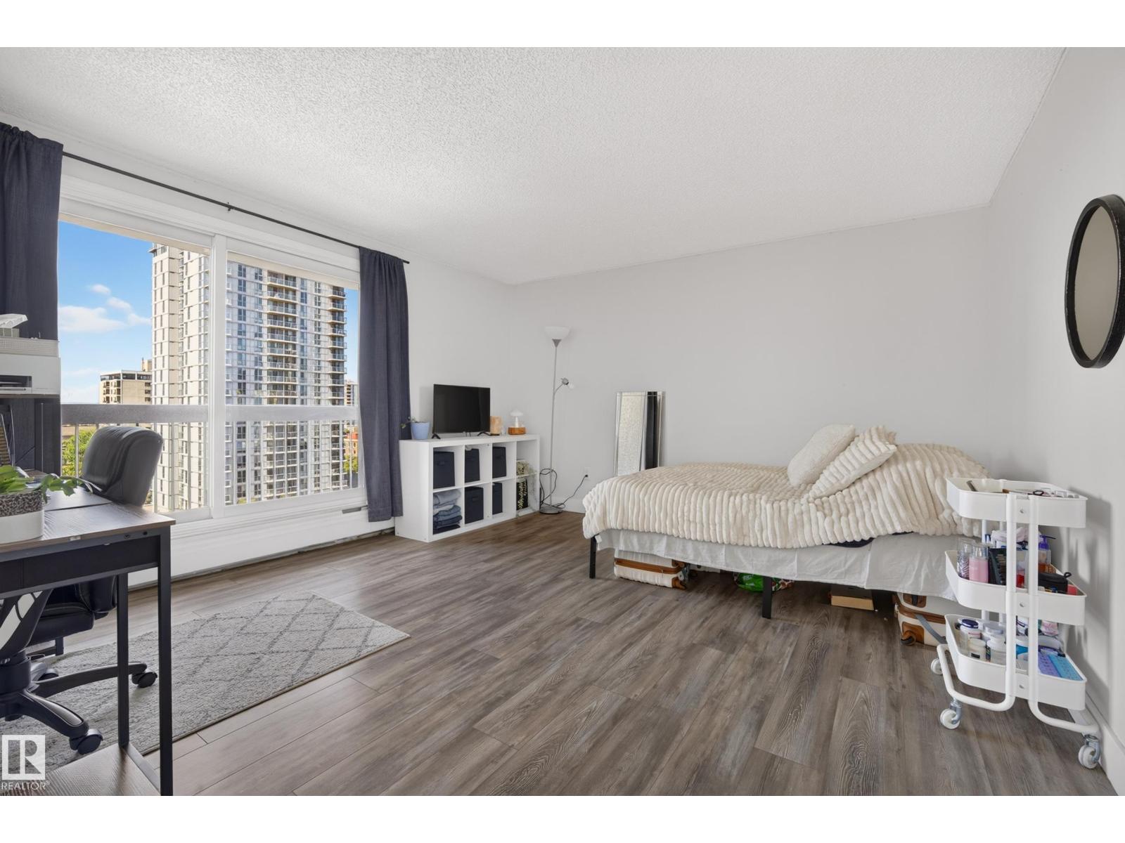 #1206 9715 110 ST NW - 16