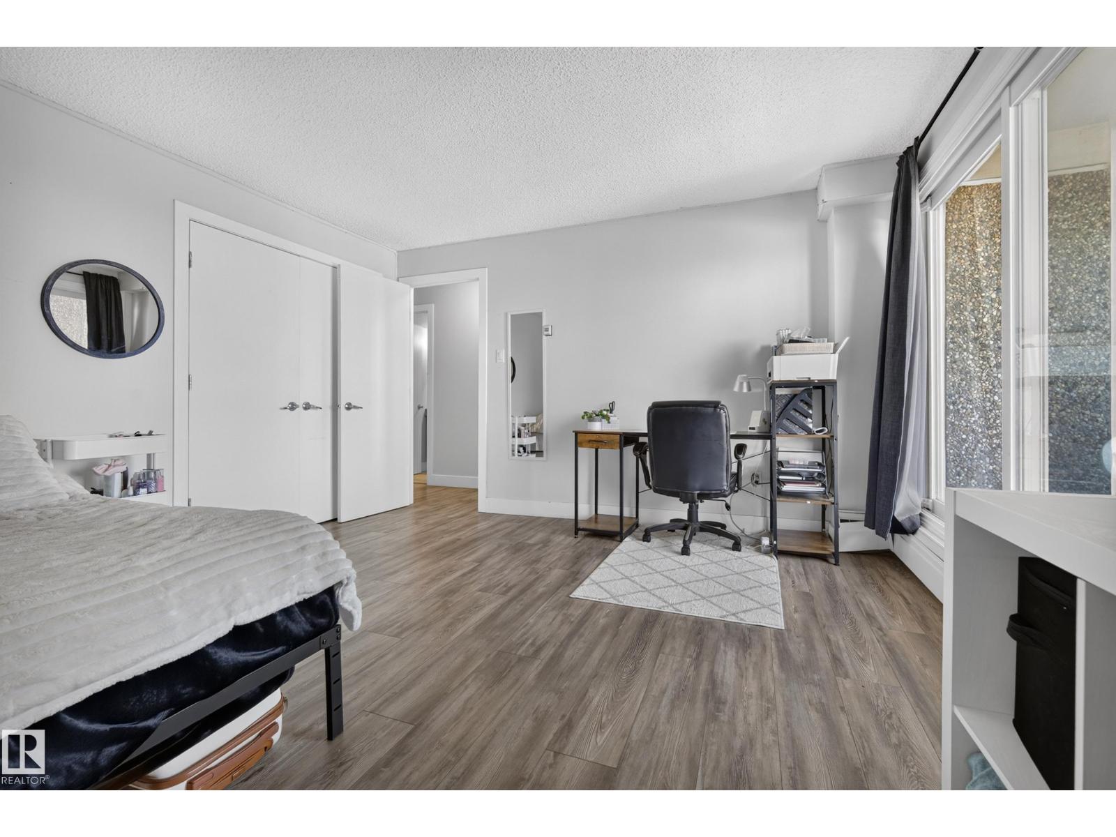 #1206 9715 110 ST NW - 17