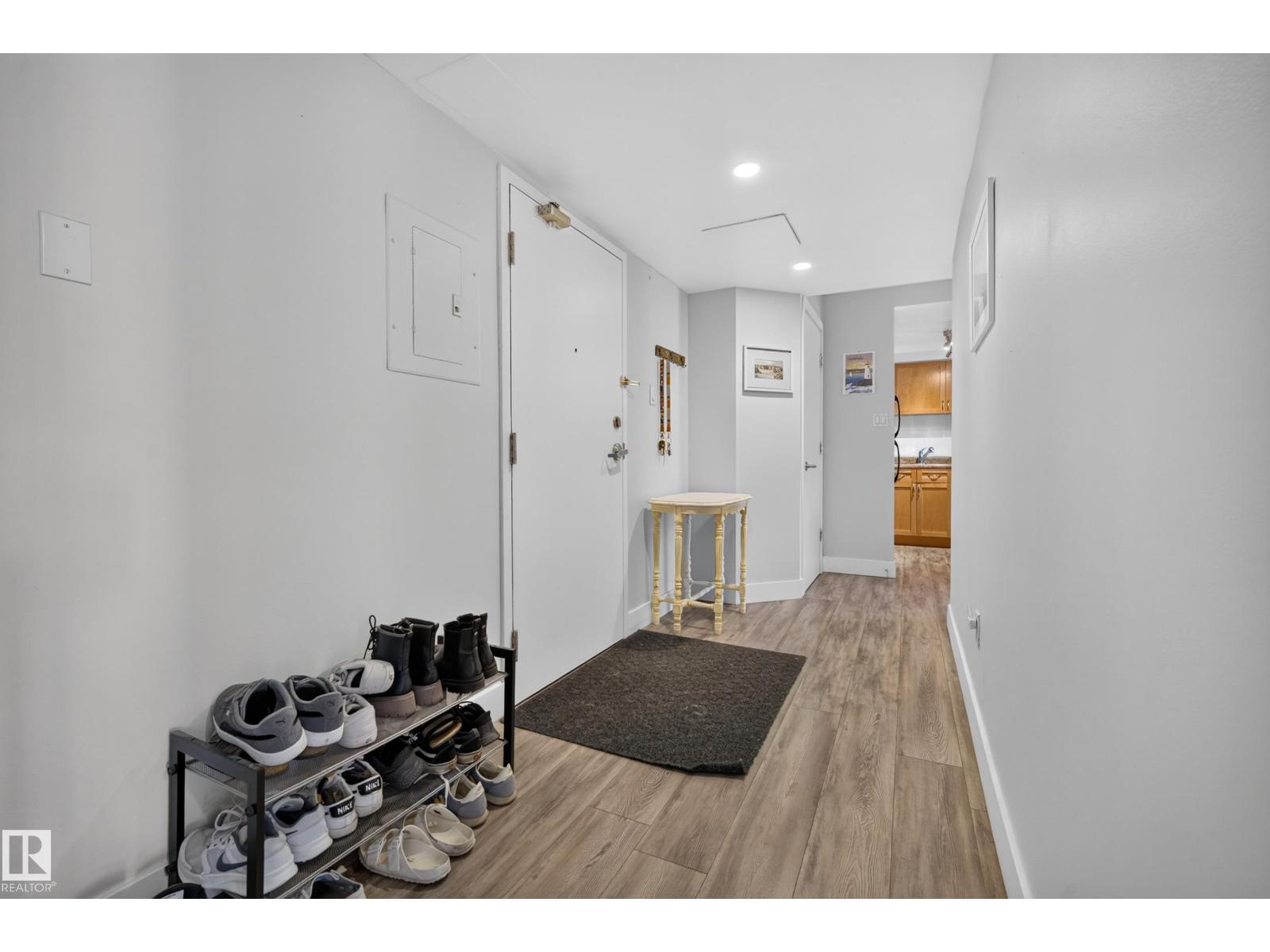 #1206 9715 110 ST NW - 20