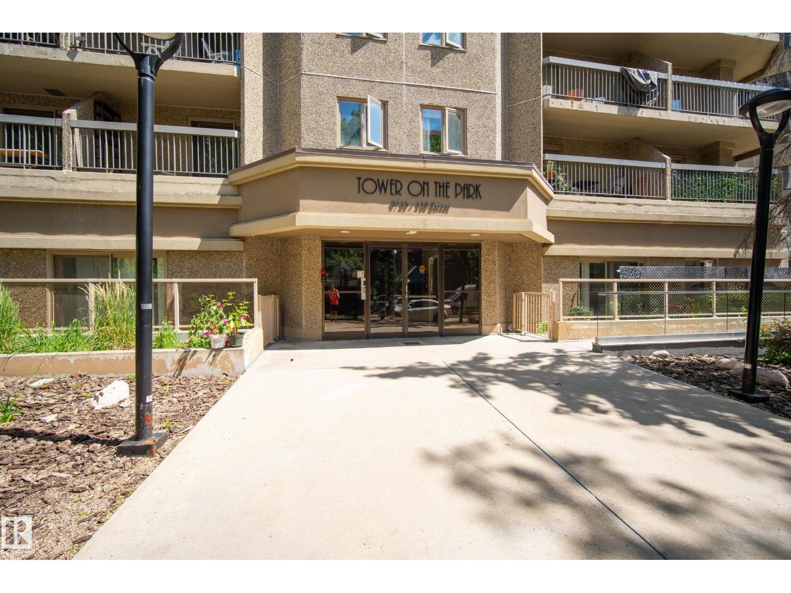 #1206 9715 110 ST NW - 39