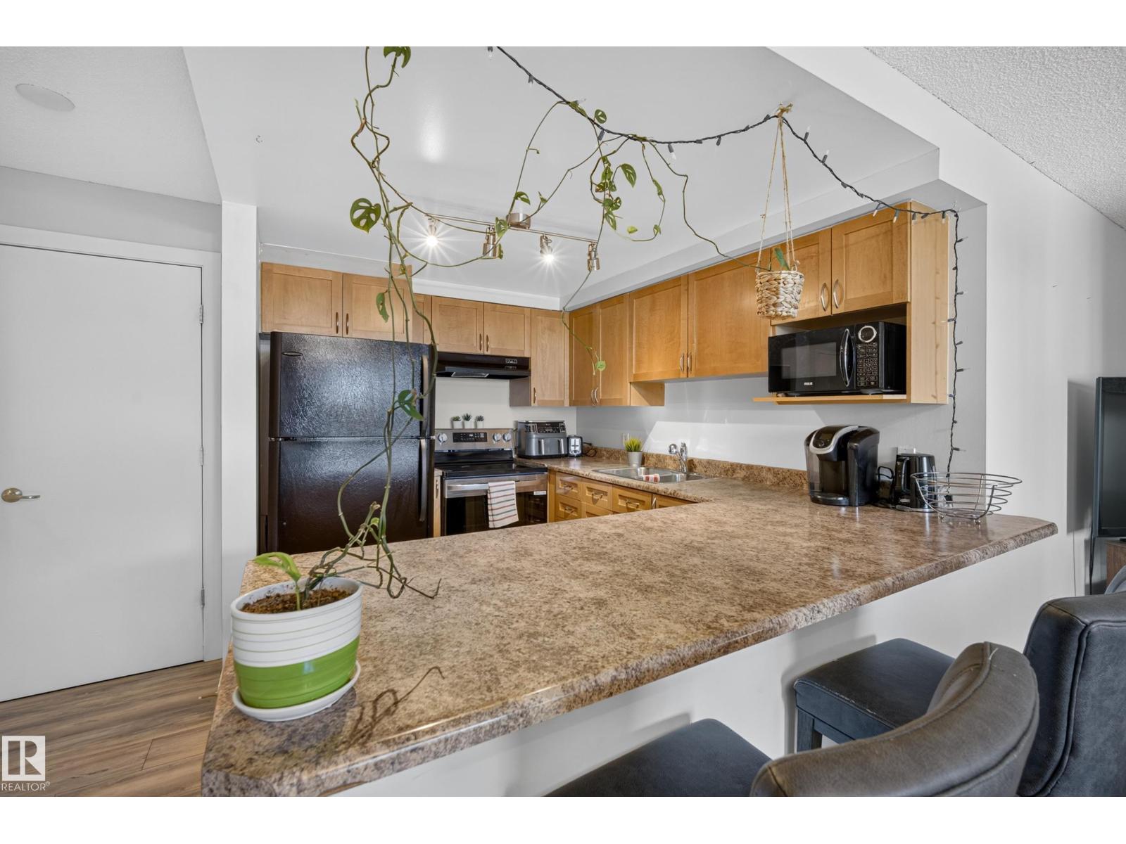 #1206 9715 110 ST NW - 5