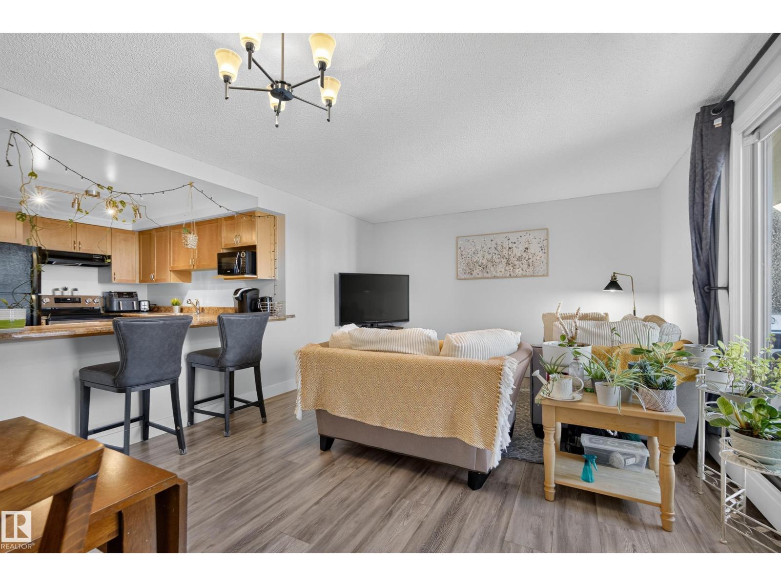 #1206 9715 110 ST NW - 7