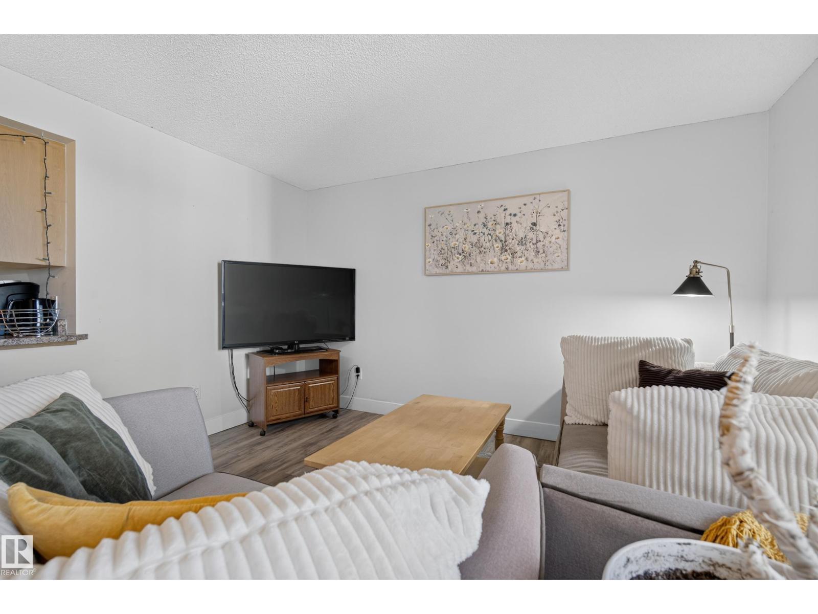 #1206 9715 110 ST NW - 8
