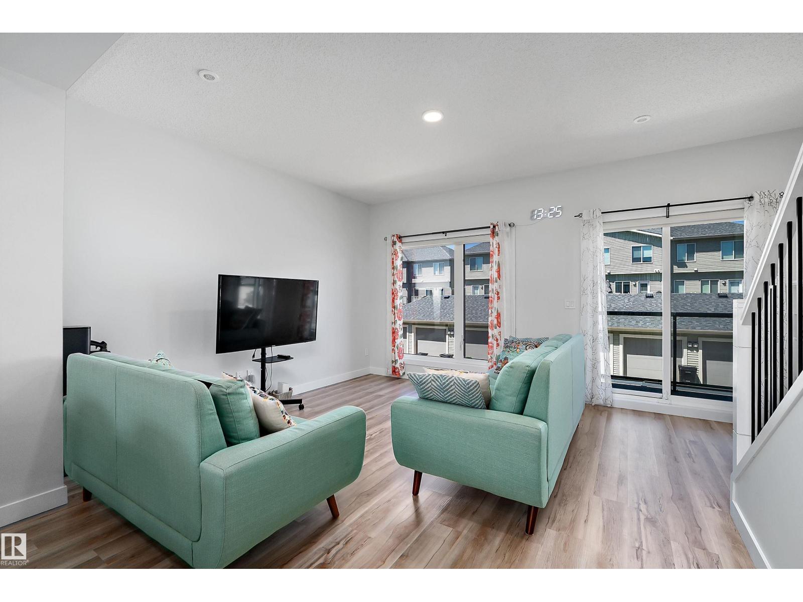 #26 11910 35 AV SW - 17