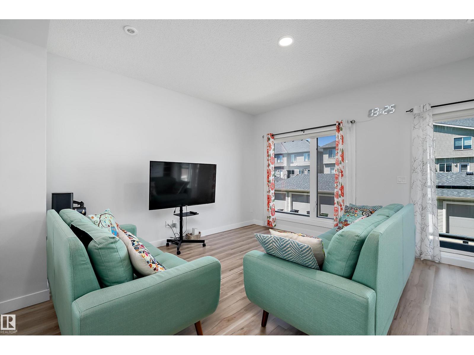 #26 11910 35 AV SW - 18