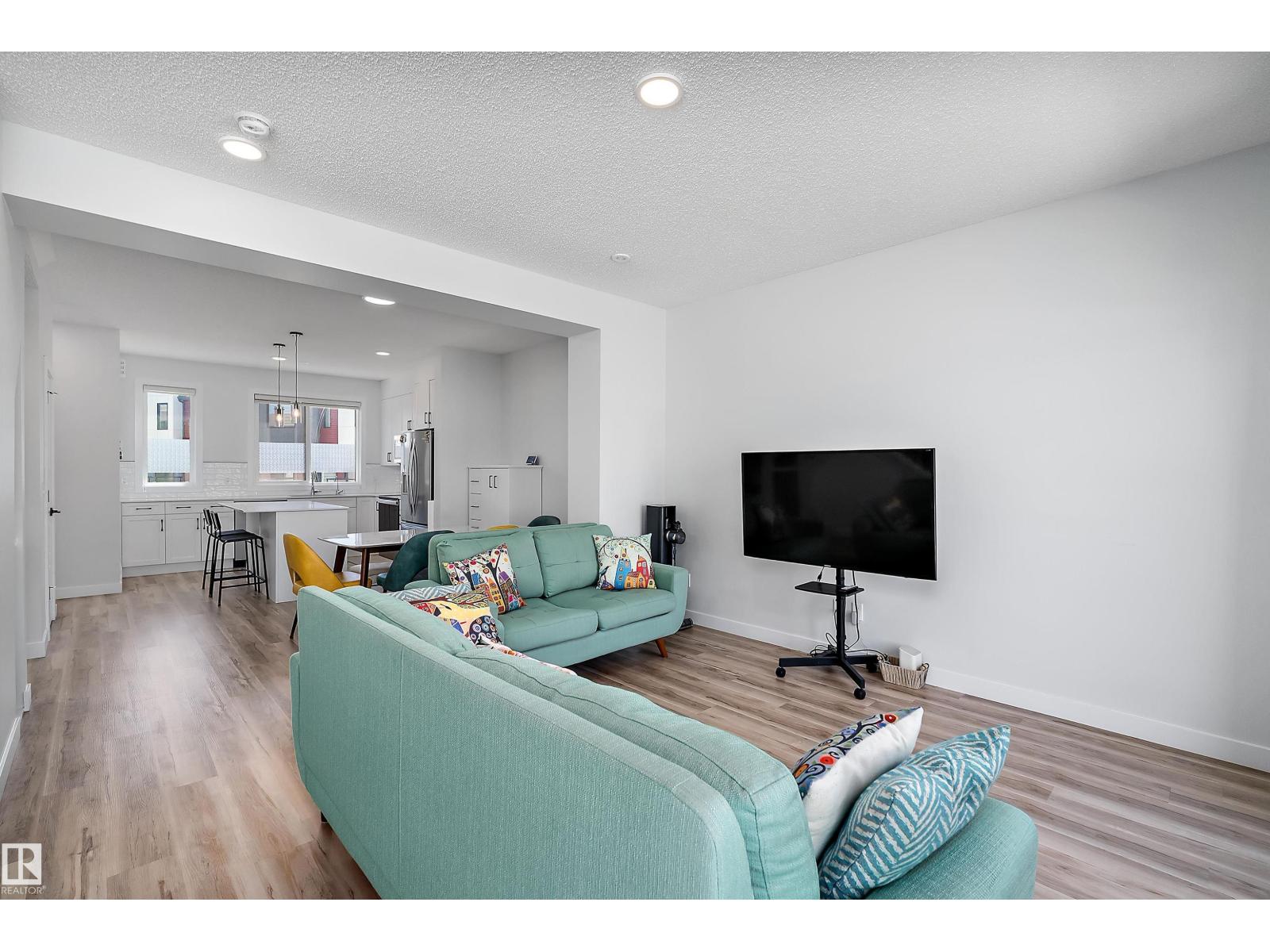 #26 11910 35 AV SW - 19