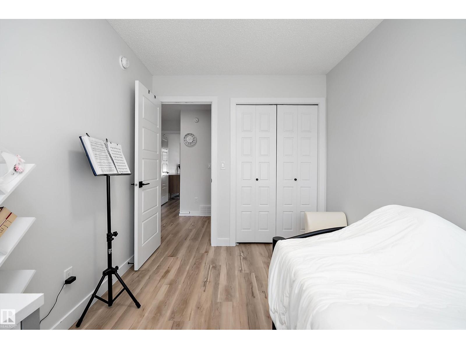 #26 11910 35 AV SW - 25