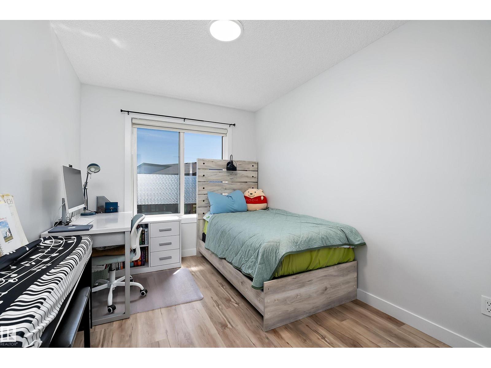 #26 11910 35 AV SW - 26