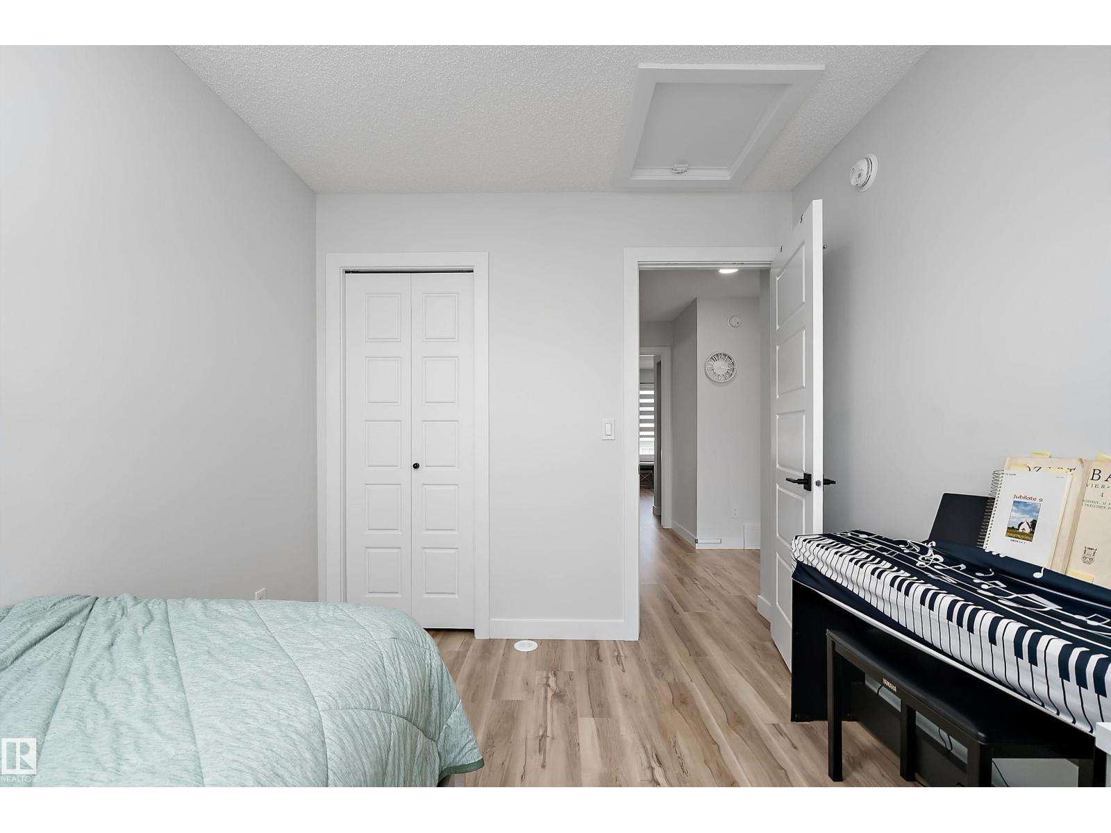 #26 11910 35 AV SW - 27