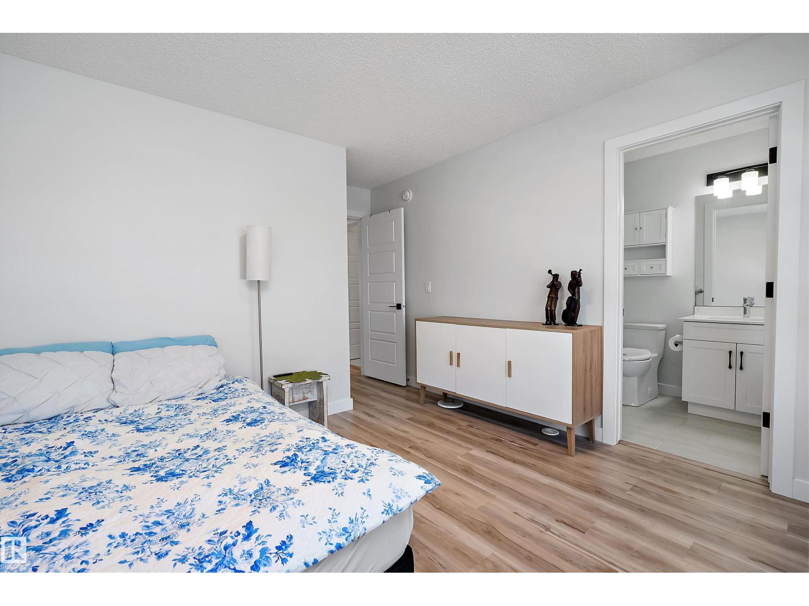 #26 11910 35 AV SW - 31