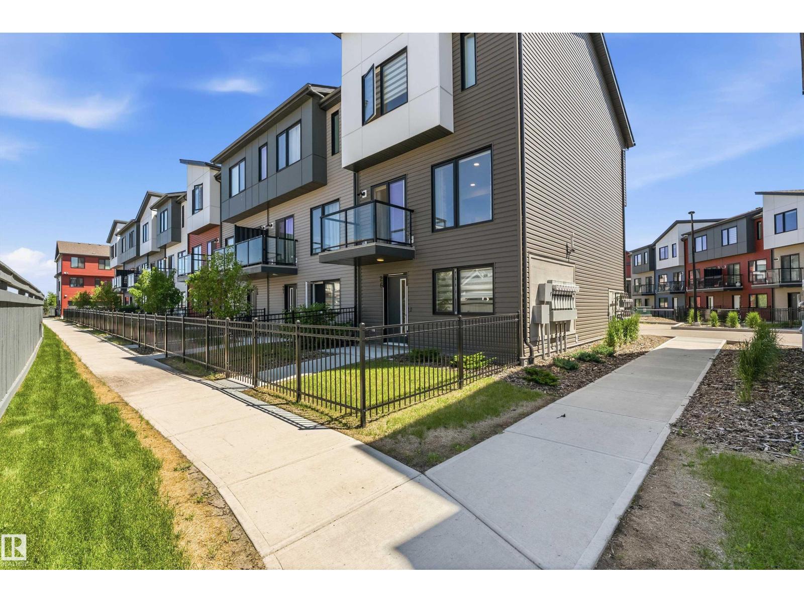 #26 11910 35 AV SW - 40