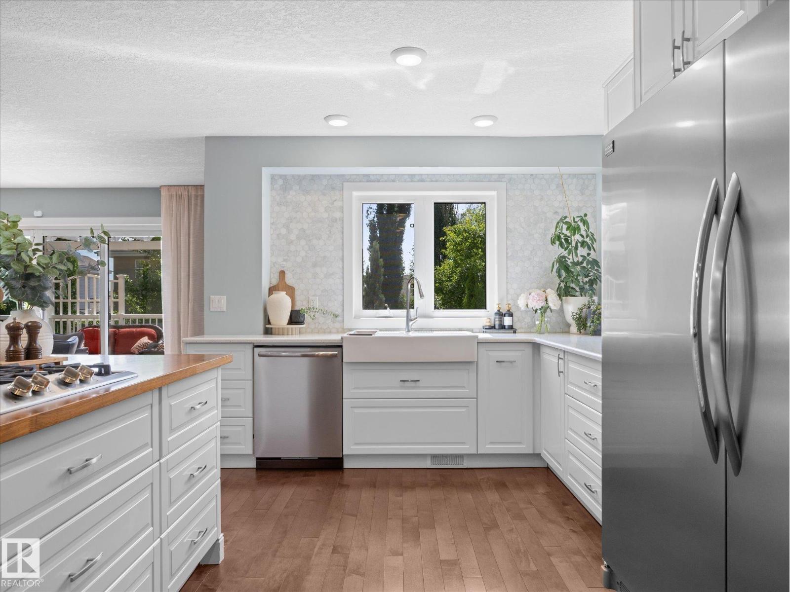 8 LEONARD DR - 11