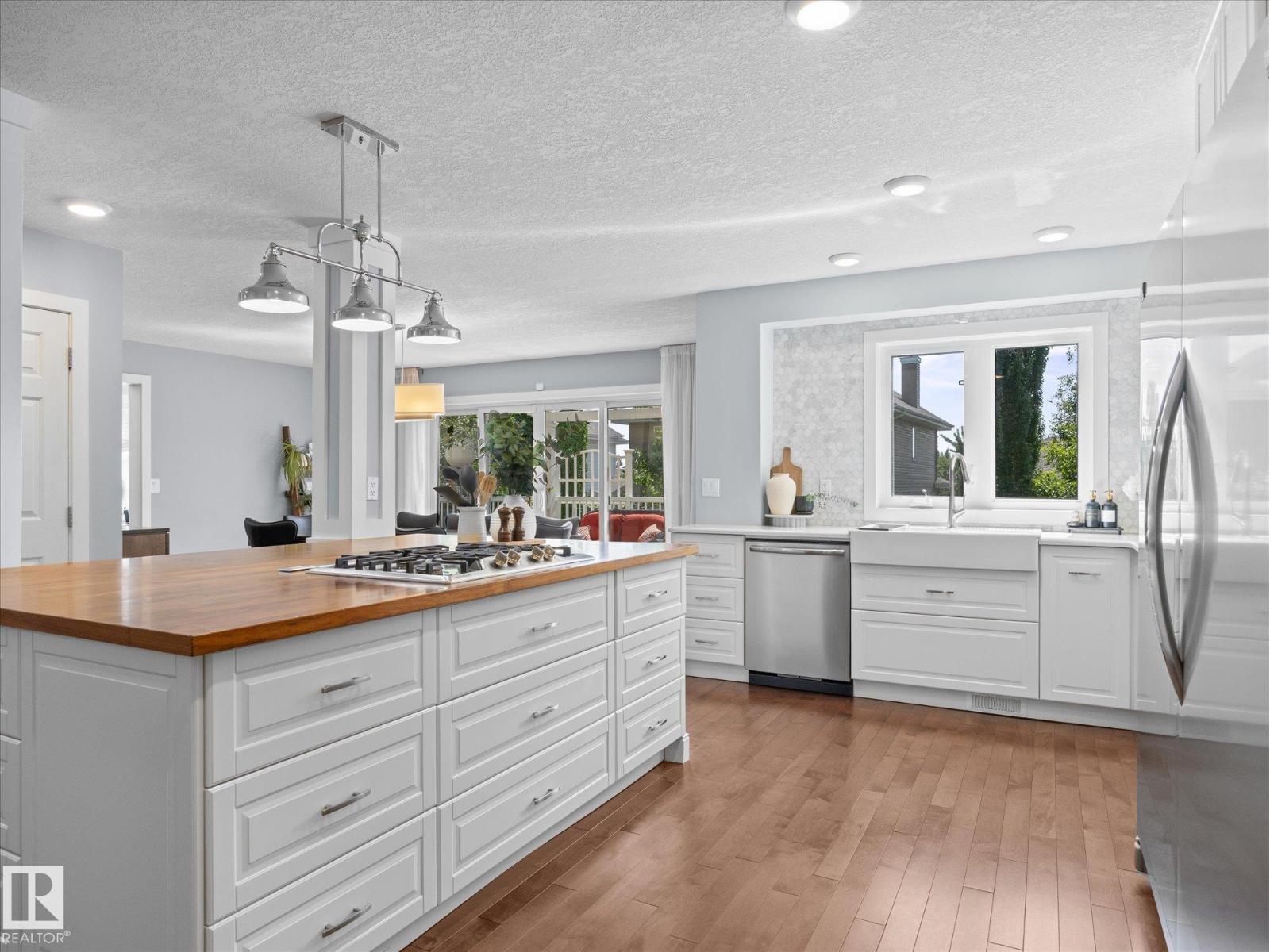 8 LEONARD DR - 14