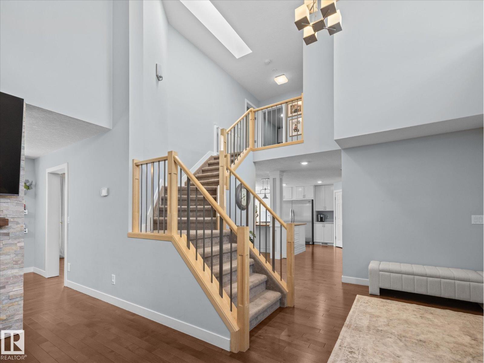 8 LEONARD DR - 18