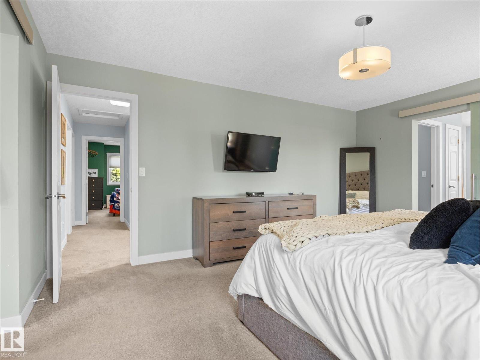 8 LEONARD DR - 20