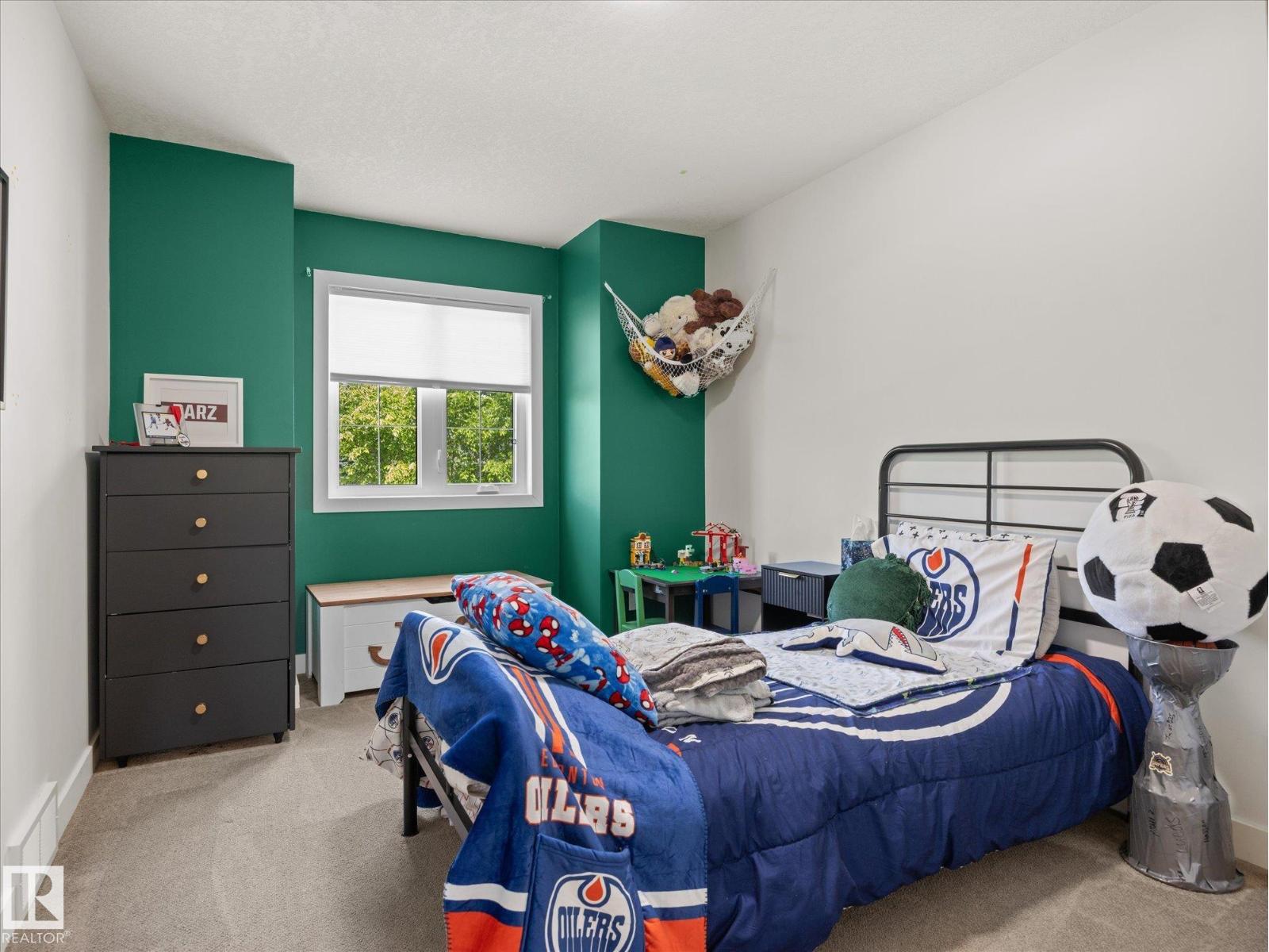 8 LEONARD DR - 24