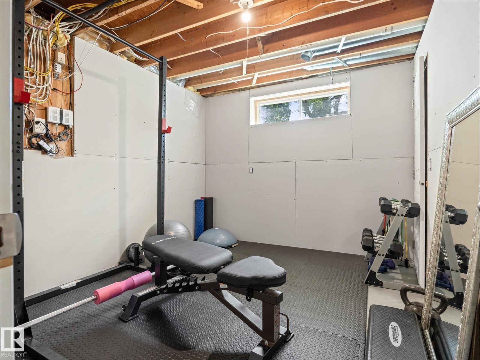 8 LEONARD DR - 34