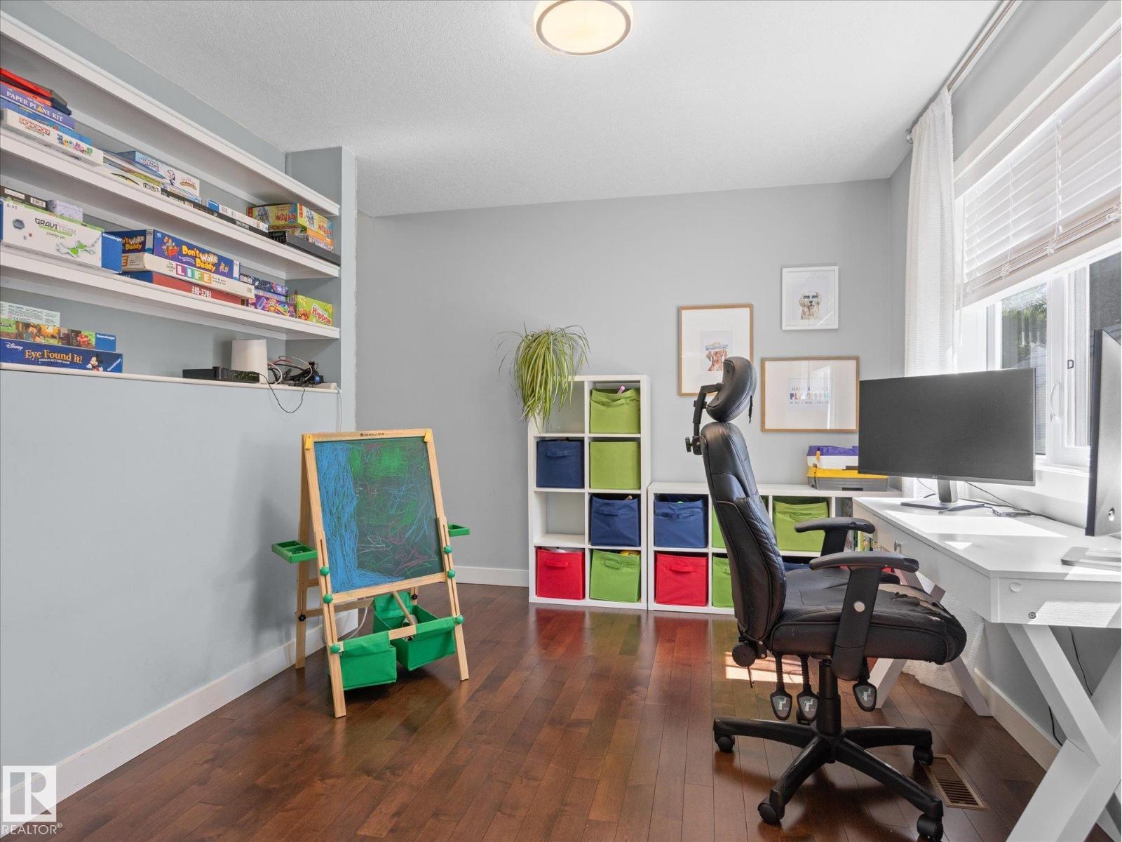 8 LEONARD DR - 8